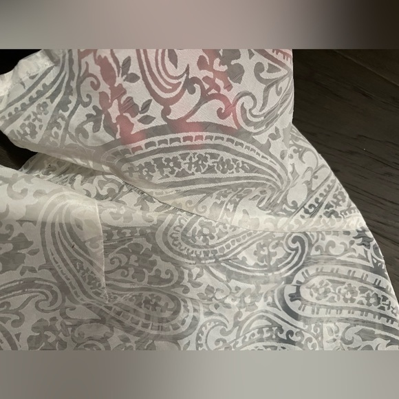 Women’s blouses - Picture 4 of 4